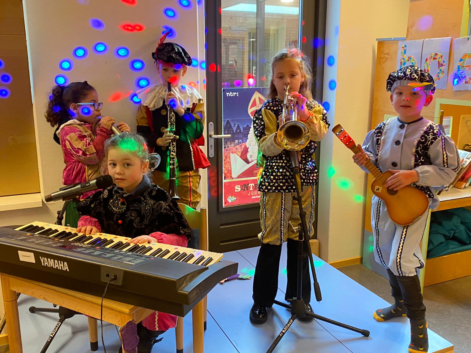 Muziekpieten maken een plan