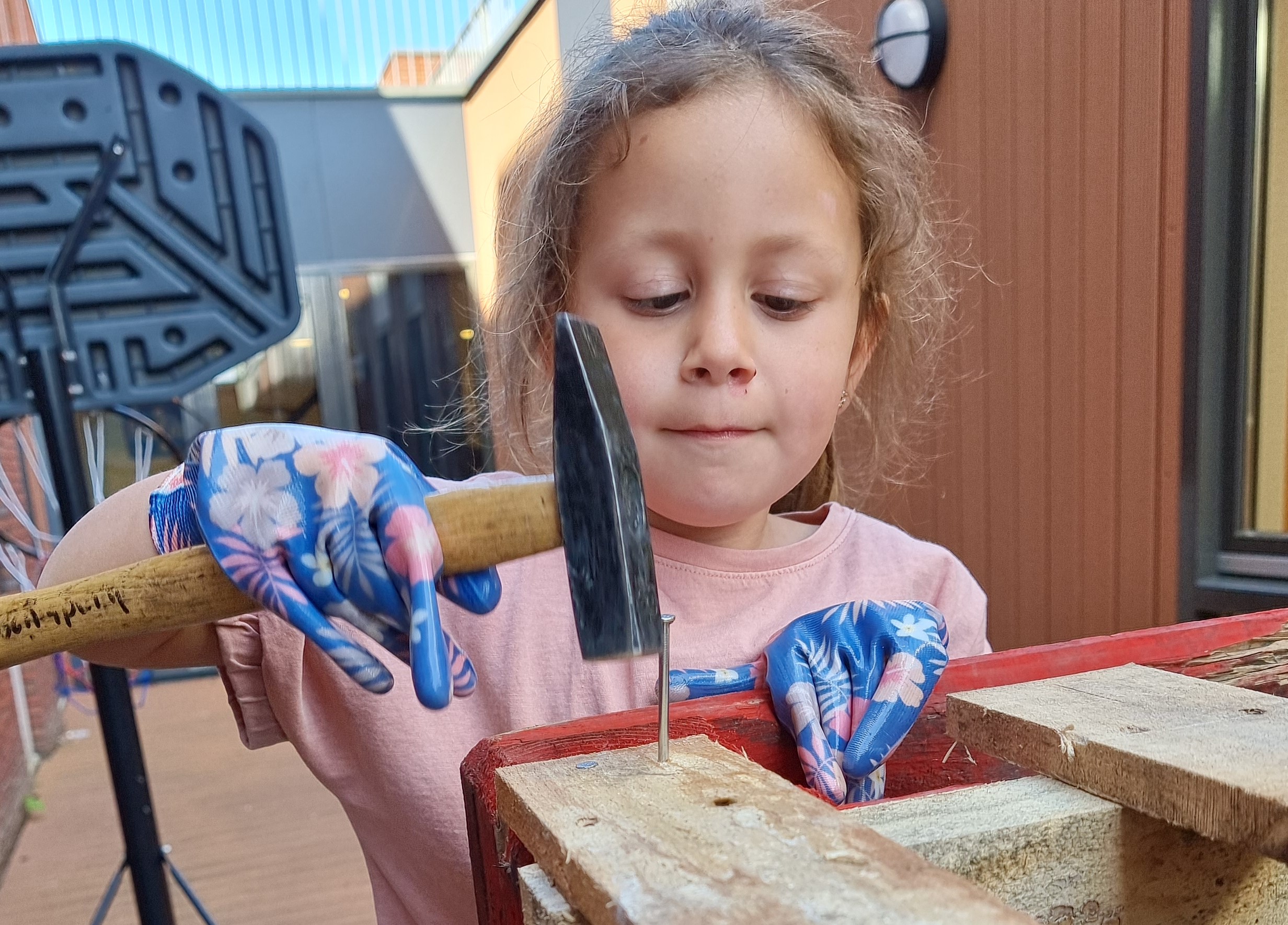 Bouw van camping en bungalowpark 'De Windwijzer'. 