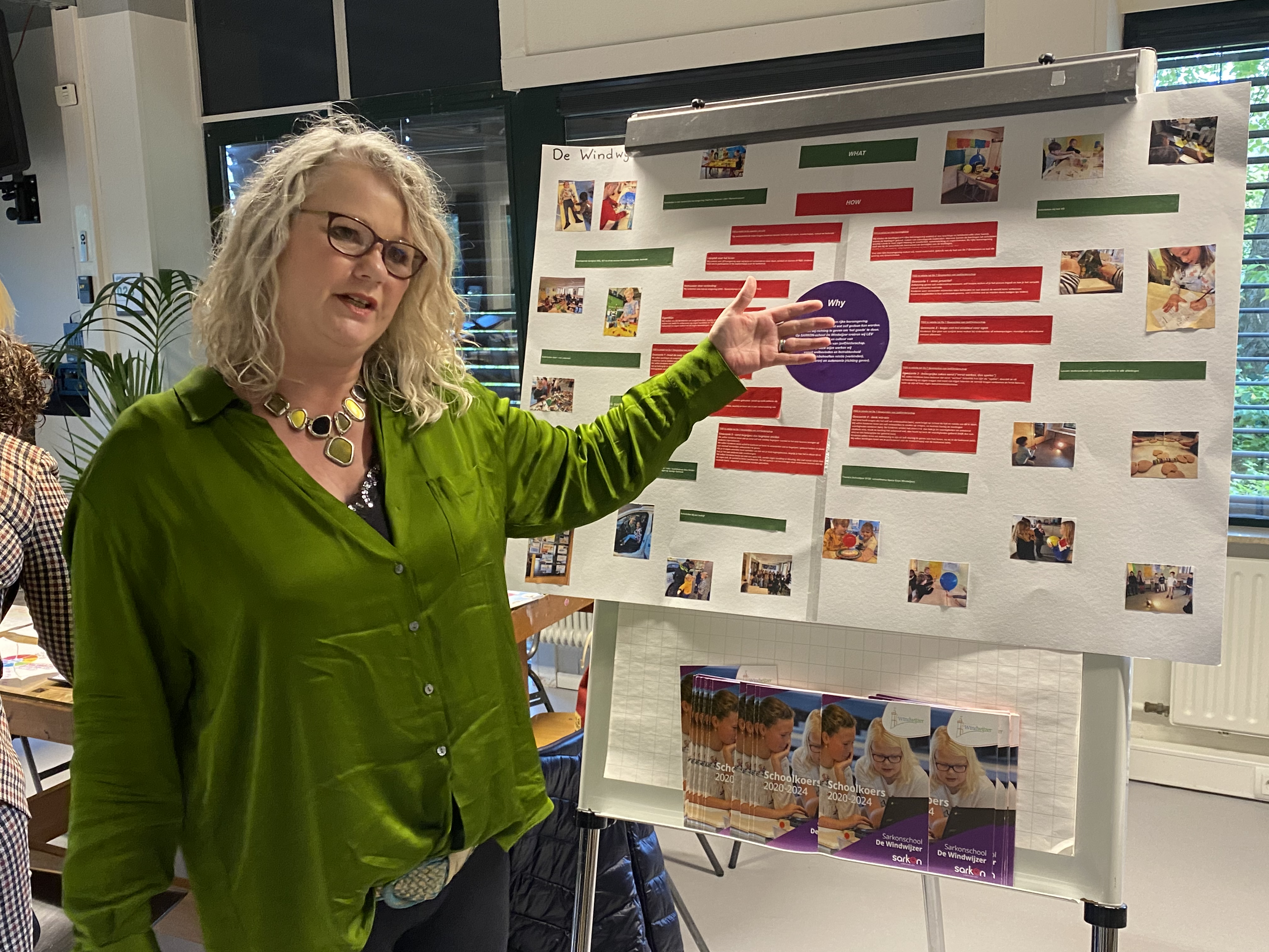 Stephania geslaagd voor opleiding toekomstgericht onderwijs