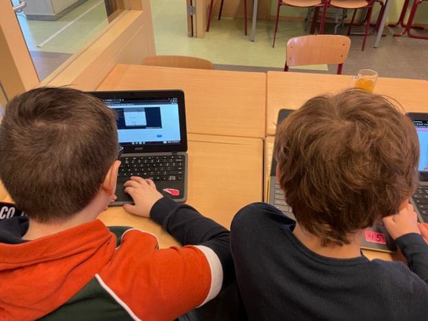 9B090040-AA41-4C5C-A417-E88564742F3F