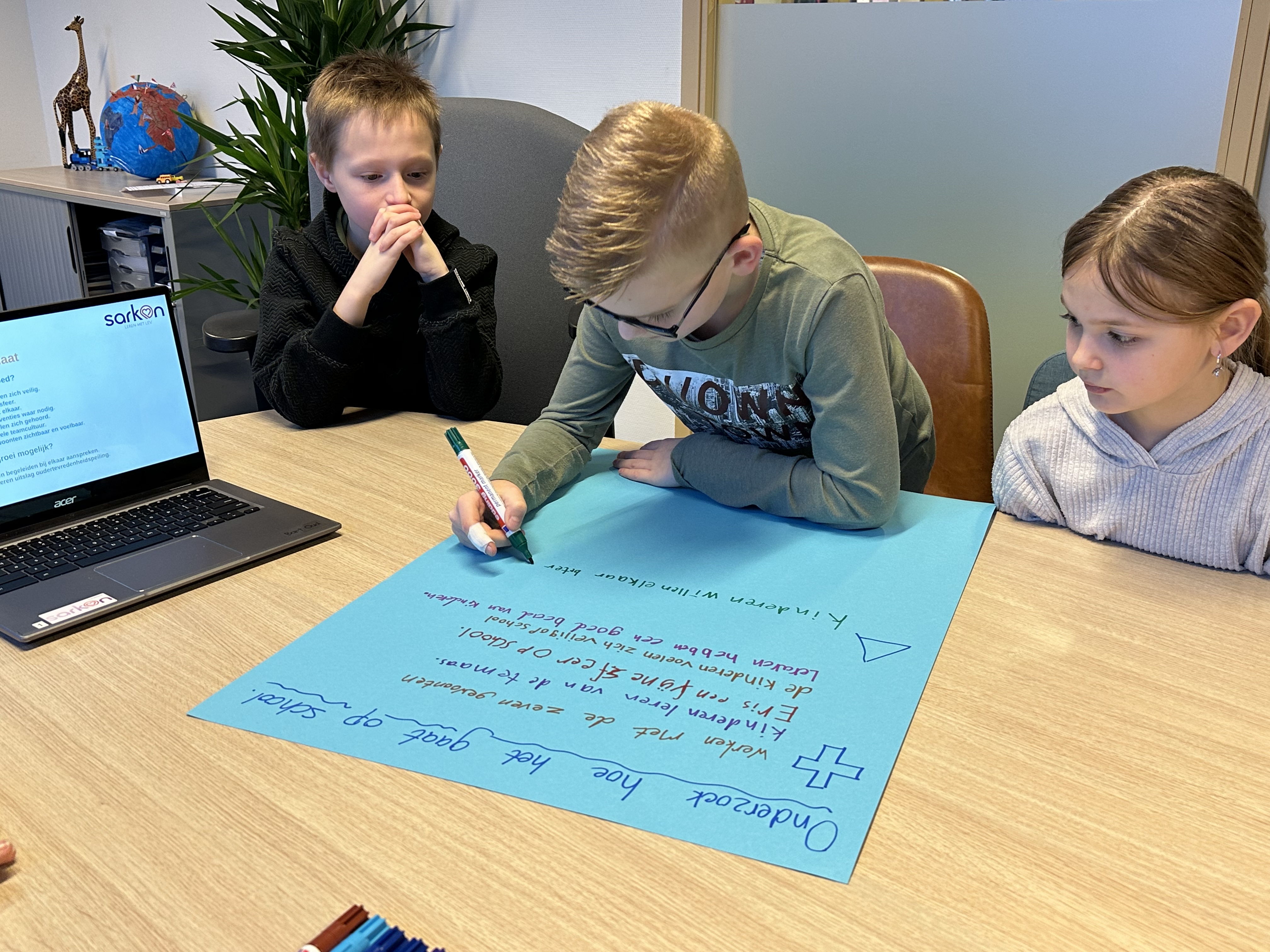Leerlingpanel bespreekt onderzoek naar hoe het gaat op school