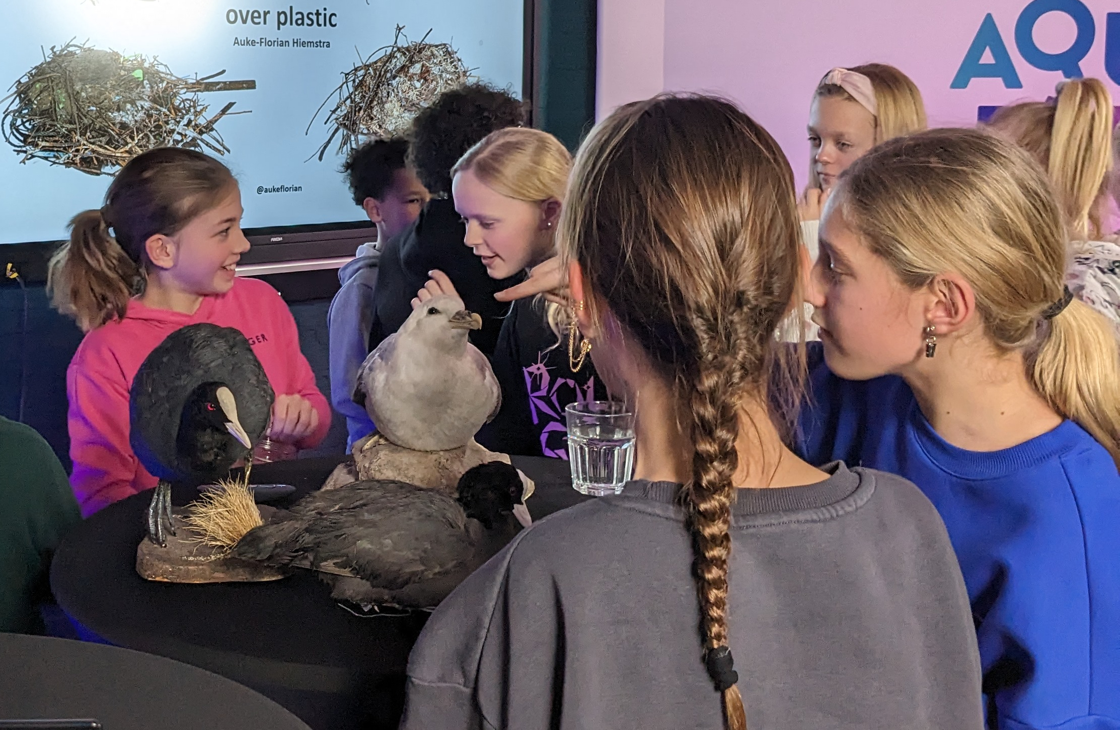 Leerlingen bij Junior Colleges van AquaPort